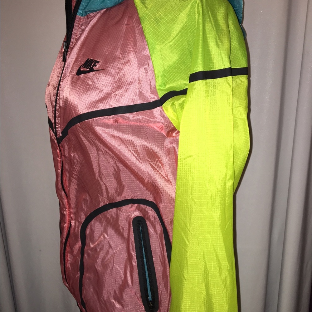 Nike Hyper Windrunner - image 3